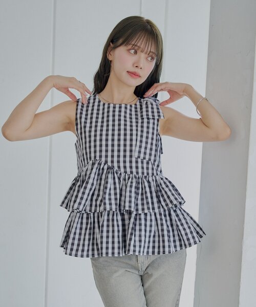 Chico(チコ)の「【SALON by Chico】バックデザインペプラムブラウス(シャツ/ブラウス・レディース・ホワイト/ブラック系その他/ブラック・FREE)」の18枚目の写真