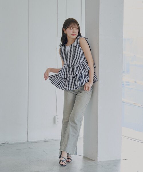 Chico(チコ)の「【SALON by Chico】バックデザインペプラムブラウス(シャツ/ブラウス・レディース・ホワイト/ブラック系その他/ブラック・FREE)」の19枚目の写真