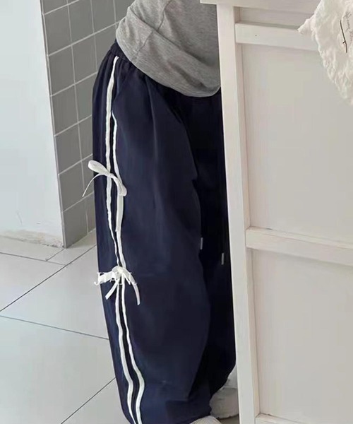 aimoha（アイモハ）の「【-aimoha-KIDS-】リボンライン ワイドパンツ（その他パンツ・キッズ・ネイビー・120/130/140/150/160/170）」の8枚目の写真