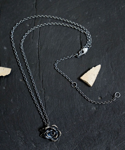 HARE（ハレ）の「【MADE IN JAPAN】ROSEネックレス(HARE)（ネックレス・メンズ・シルバー/シルバー系その他/ブラック・FREE）」の4枚目の写真