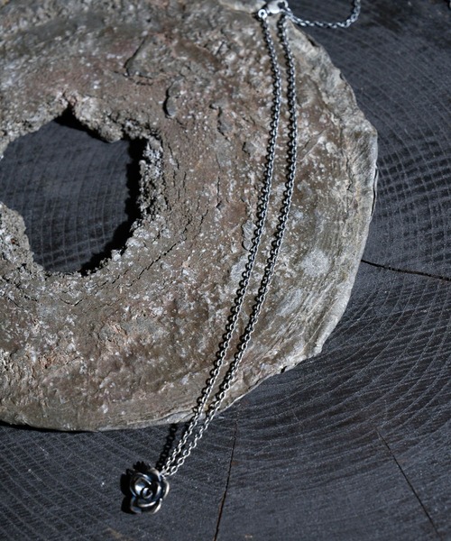 HARE（ハレ）の「【MADE IN JAPAN】ROSEネックレス(HARE)（ネックレス・メンズ・シルバー/シルバー系その他/ブラック・FREE）」の5枚目の写真