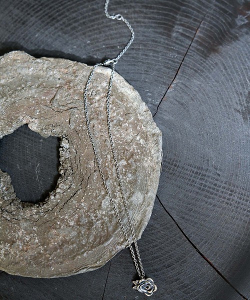 HARE（ハレ）の「【MADE IN JAPAN】ROSEネックレス(HARE)（ネックレス・メンズ・シルバー/シルバー系その他/ブラック・FREE）」の6枚目の写真