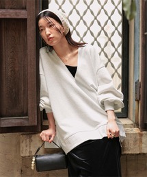 titivate（ティティベイト）の「深Vネックサイドスリットスウェットプルオーバー（スウェット）」