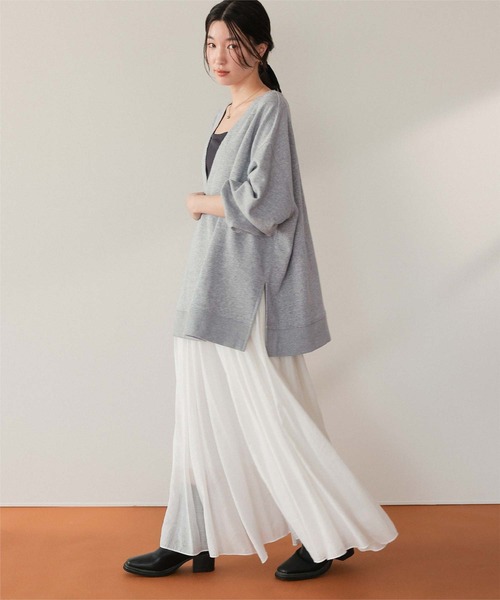 titivate（ティティベイト）の「深Vネックサイドスリットスウェットプルオーバー（スウェット・レディース・ライトグレー/チャコール/オートミール/ブラック・S/M/L）」の6枚目の写真