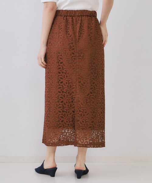 OPAQUE.CLIP（オペークドットクリップ）の「《美人百花掲載》レースイージーナロースカート【洗濯機洗い可】（スカート・レディース・ダークブラウン/ホワイト・38/40）」の3枚目の写真