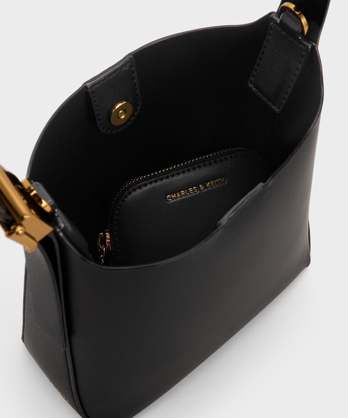 CHARLES & KEITH（チャールズ & キース）の「Edna エドナ バケツバッグ（ショルダーバッグ・レディース・チョコ/オートミール/ピンク/ブラック・S）」の21枚目の写真