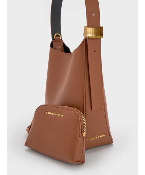 CHARLES & KEITH（チャールズ & キース）の「Edna エドナ バケツバッグ（ショルダーバッグ・レディース・チョコ/オートミール/ピンク/ブラック・S）」の17枚目の写真