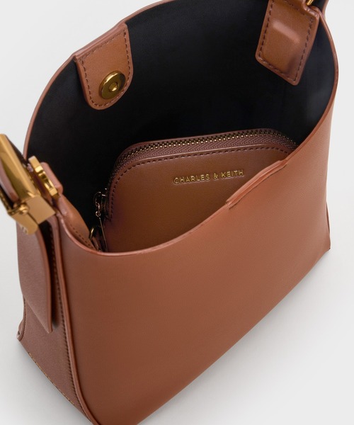 CHARLES & KEITH（チャールズ & キース）の「Edna エドナ バケツバッグ（ショルダーバッグ・レディース・チョコ/オートミール/ピンク/ブラック・S）」の18枚目の写真