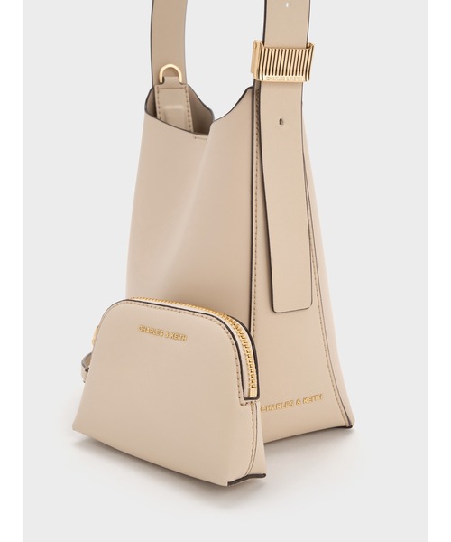 CHARLES & KEITH（チャールズ & キース）の「Edna エドナ バケツバッグ（ショルダーバッグ・レディース・チョコ/オートミール/ピンク/ブラック・S）」の12枚目の写真