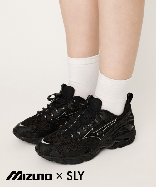Mizuno×SLY WAVE RIDER 10 ミズノ スライ コラボ ミズノが「スライ」と初コラボ、黒とシルバーを基調とした「WAVE