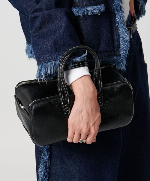 美品　A VACATION　HAPPY KEY 2 ショルダーバッグ　レザー　黒 A Vacation Happy Key Bag | Theory luxe[セオリーリュクス]公式通販サイト