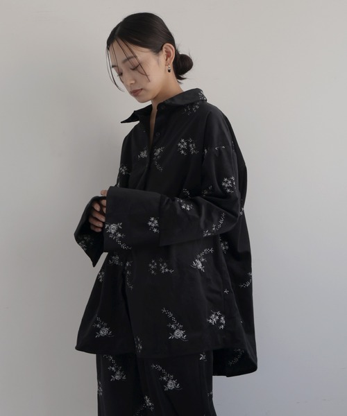 hellam（へラム）の「フラワーエンブロイダリーベロアシャツ（シャツ/ブラウス・レディース・アイボリー/ブラック/ブラウン・FREE）」の8枚目の写真