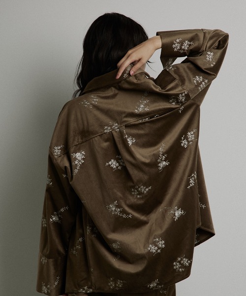 hellam（へラム）の「フラワーエンブロイダリーベロアシャツ（シャツ/ブラウス・レディース・アイボリー/ブラック/ブラウン・FREE）」の18枚目の写真