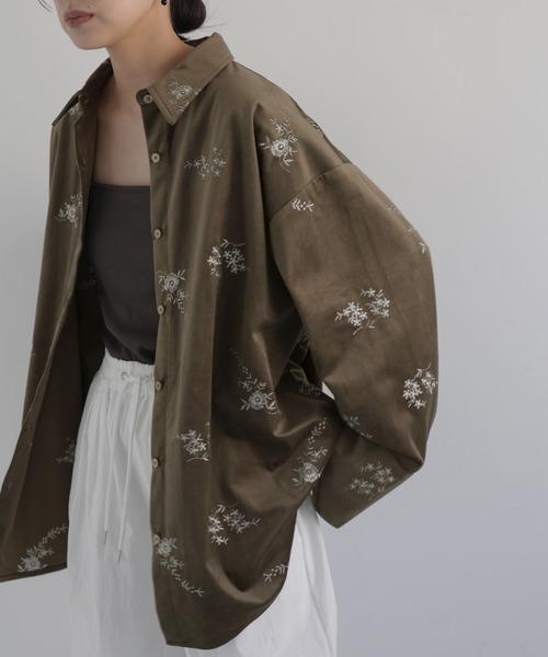 hellam（へラム）の「フラワーエンブロイダリーベロアシャツ（シャツ/ブラウス・レディース・アイボリー/ブラック/ブラウン・FREE）」の11枚目の写真