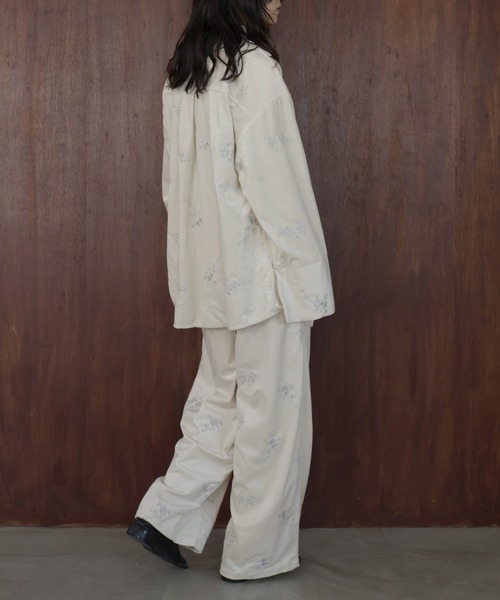 hellam（へラム）の「フラワーエンブロイダリーベロアシャツ（シャツ/ブラウス・レディース・アイボリー/ブラック/ブラウン・FREE）」の16枚目の写真