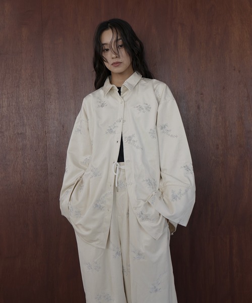 hellam（へラム）の「フラワーエンブロイダリーベロアシャツ（シャツ/ブラウス・レディース・アイボリー/ブラック/ブラウン・FREE）」の10枚目の写真