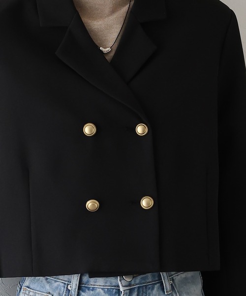 BLUEEAST（ブルーイースト）の「金ボタンショートテーラードジャケット（テーラードジャケット・レディース・ブラック/グレー/ブラウン・MEDIUM/LARGE）」の14枚目の写真