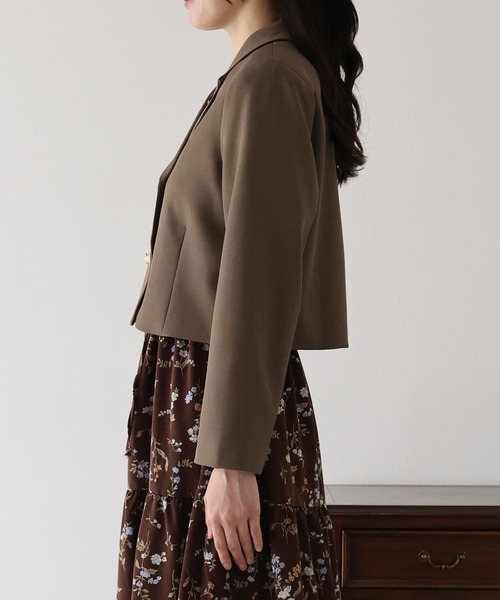 BLUEEAST（ブルーイースト）の「金ボタンショートテーラードジャケット（テーラードジャケット・レディース・ブラック/グレー/ブラウン・MEDIUM/LARGE）」の11枚目の写真