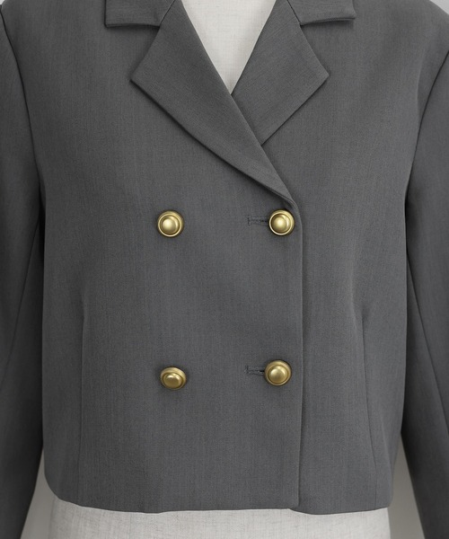 BLUEEAST（ブルーイースト）の「金ボタンショートテーラードジャケット（テーラードジャケット・レディース・ブラック/グレー/ブラウン・MEDIUM/LARGE）」の4枚目の写真