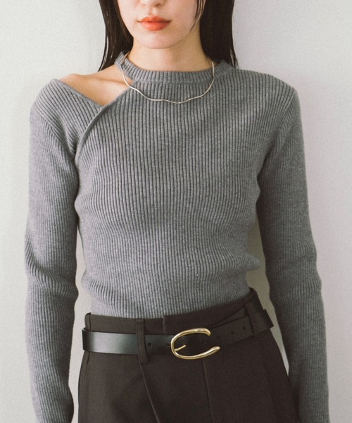 DRWCYS(ドロシーズ)の「カットアウトリブニットトップス(ニット/セーター・レディース・ミント/ブラウン/レッド/グレー/アイボリー/ブラック/ライトブルー・FREE)」の3枚目の写真