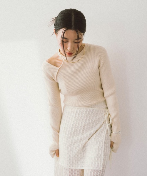 DRWCYS(ドロシーズ)の「カットアウトリブニットトップス(ニット/セーター・レディース・ミント/ブラウン/レッド/グレー/アイボリー/ブラック/ライトブルー・FREE)」の11枚目の写真