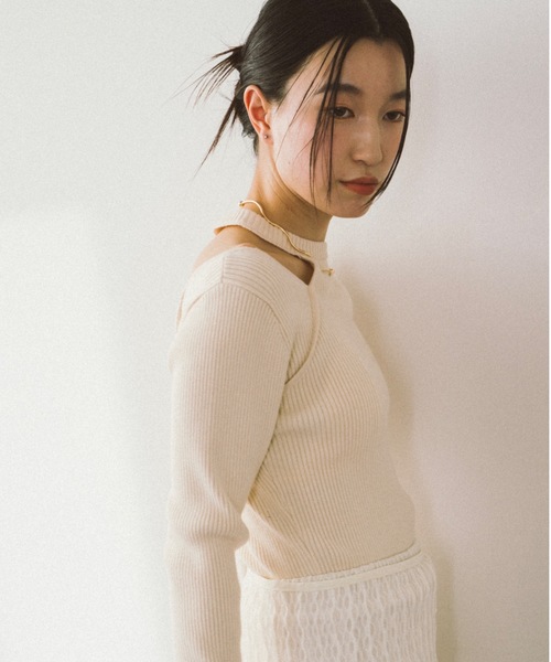 DRWCYS(ドロシーズ)の「カットアウトリブニットトップス(ニット/セーター・レディース・ミント/ブラウン/レッド/グレー/アイボリー/ブラック/ライトブルー・FREE)」の9枚目の写真