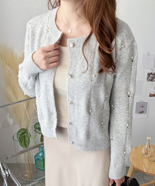 Amulet(アミュレット)の「パールが可愛い◎ トップスとしても羽織としても春の主役に!フェイクパール付きニットカーディガン(カーディガン/ボレロ・レディース・グレー/ブルー/アイボリー・FREE)」の19枚目の写真