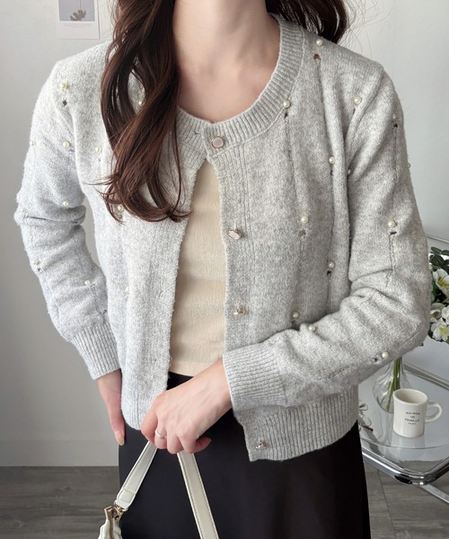 Amulet(アミュレット)の「パールが可愛い◎ トップスとしても羽織としても春の主役に!フェイクパール付きニットカーディガン(カーディガン/ボレロ・レディース・グレー/ブルー/アイボリー・FREE)」の15枚目の写真