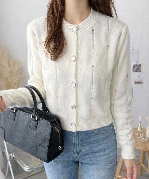 Amulet(アミュレット)の「パールが可愛い◎ トップスとしても羽織としても春の主役に!フェイクパール付きニットカーディガン(カーディガン/ボレロ・レディース・グレー/ブルー/アイボリー・FREE)」の5枚目の写真