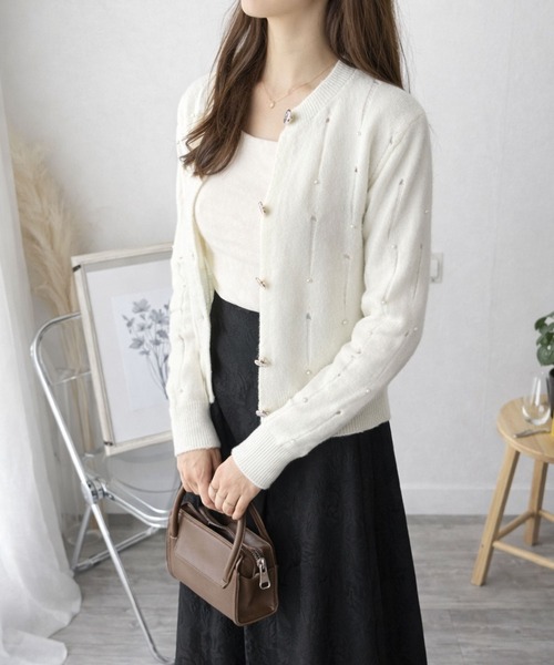 Amulet(アミュレット)の「パールが可愛い◎ トップスとしても羽織としても春の主役に!フェイクパール付きニットカーディガン(カーディガン/ボレロ・レディース・グレー/ブルー/アイボリー・FREE)」の7枚目の写真