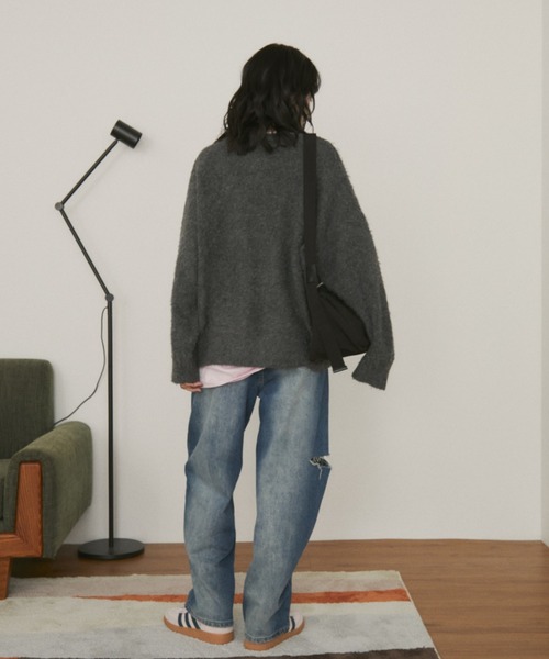 MERLOT（メルロー）の「モヘアライク偉人モチーフニット（ニット/セーター・レディース・アイボリー/グレー/ブラック・FREE）」の4枚目の写真