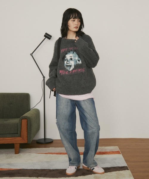 MERLOT（メルロー）の「モヘアライク偉人モチーフニット（ニット/セーター・レディース・アイボリー/グレー/ブラック・FREE）」の6枚目の写真