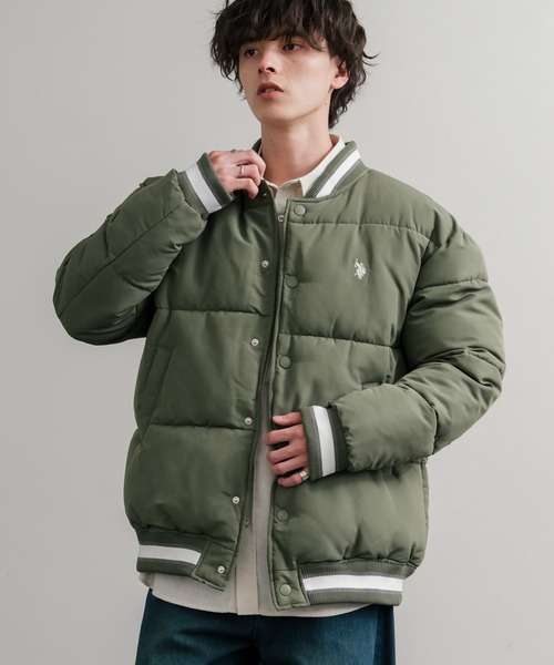 U.S. POLO ASSN.(ユーエスポロアッスン)の「U.S. POLO ASSN. ユーエスポロアッスン PADDED VARSITY JACKET オーバーサイズワンポイントロゴ刺繍中綿スタジャン / 配色切替パデッドジャケット(スタジャン・メンズ・カーキ/ホワイト×ネイビー/カーキ系/ネイビー・M/L/LL)」の2枚目の写真