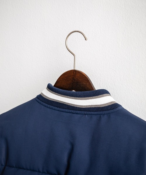 U.S. POLO ASSN.(ユーエスポロアッスン)の「U.S. POLO ASSN. ユーエスポロアッスン PADDED VARSITY JACKET オーバーサイズワンポイントロゴ刺繍中綿スタジャン / 配色切替パデッドジャケット(スタジャン・メンズ・カーキ/ホワイト×ネイビー/カーキ系/ネイビー・M/L/LL)」の20枚目の写真