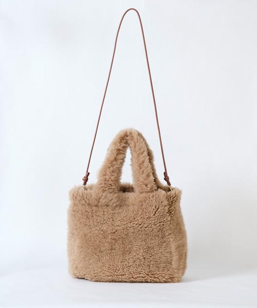 Lisa Conte(リサコンテ)の「【Lisa Conte'】リバーシブルムートンバッグ-AZZURRA(ハンドバッグ・レディース・ベージュ・FREE)」の7枚目の写真