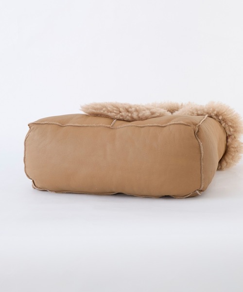 Lisa Conte(リサコンテ)の「【Lisa Conte'】リバーシブルムートンバッグ-AZZURRA(ハンドバッグ・レディース・ベージュ・FREE)」の12枚目の写真