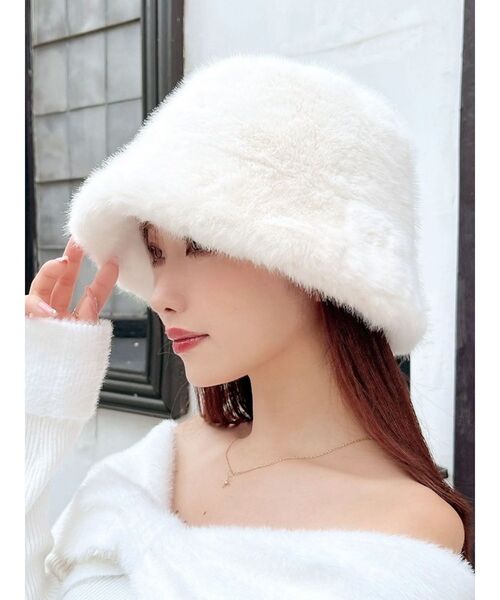 RESEXXY（リゼクシー）の「フェイクファーバケットハット（ハット・レディース・アイボリー/ブラック/ブラウン・FREE）」の2枚目の写真