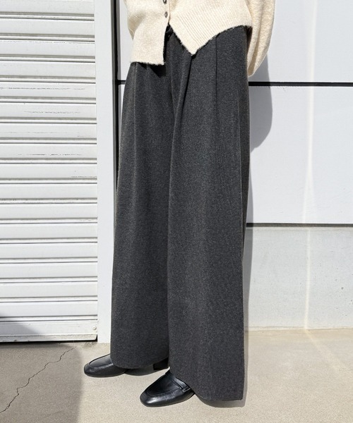 Yeoun(ヨウン)の「ウエストゴムワイドニットパンツ(その他パンツ・レディース・ブラウン/チャコール・FREE)」の12枚目の写真