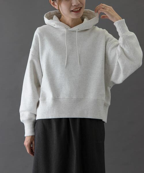 FORK&SPOON（フォークアンドスプーン）の「FORK&SPOON　リサイクル裏毛クロップドフーディー（パーカー・レディース・オートミール/ネイビー/グレー系その他・1）」の4枚目の写真