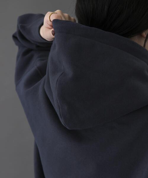 FORK&SPOON（フォークアンドスプーン）の「FORK&SPOON　リサイクル裏毛クロップドフーディー（パーカー・レディース・オートミール/ネイビー/グレー系その他・1）」の17枚目の写真