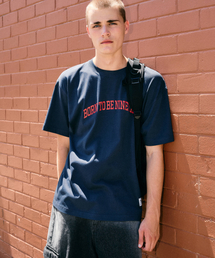 1993STUDIO（1993スタジオ）の「New Authentic Logo T-Shirt_Dark Navy（Tシャツ/カットソー・メンズ）」