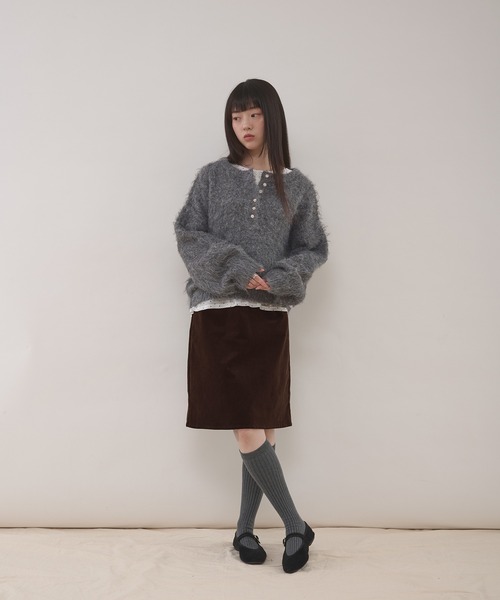 MUHET(ミュエータ)の「henley neck shaggy knit pullover / ヘンリーネックシャギーニット(ニット/セーター・レディース・チャコールグレー/ブラウン/ネイビー・FREE)」の21枚目の写真
