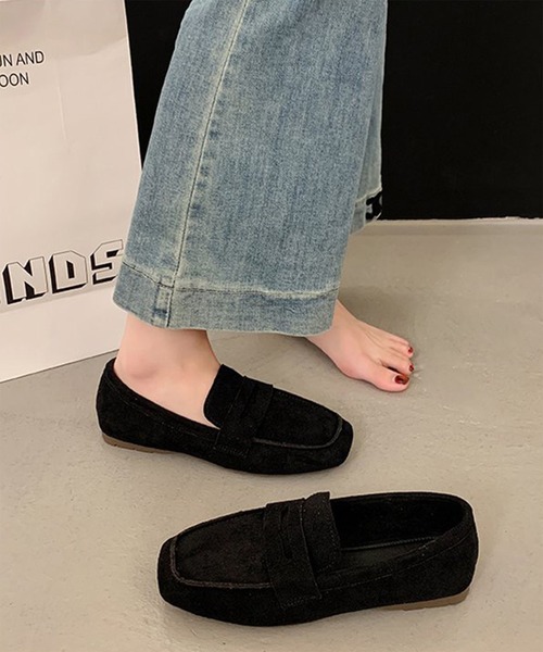 LOWO(ロワ)の「コインローファー ローファー パンプス シューズ 歩きやすい フラット レディース(ローファー・レディース・グレー/イエロー/ブラウン/キャメル/レッド/ブラック・40(25)/39(24.5/38(24)/36(23)/37(23.5))」の1枚目の写真