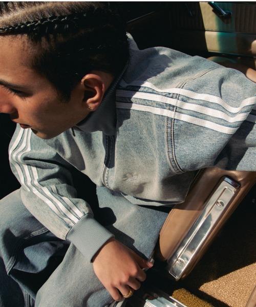 adidas(アディダス)の「adidas DENIM FIREBIRD TRACK TOP ATMOS / アディダス デニム ファイヤー バード トラックトップ アトモス【SP】(デニムジャケット・メンズ・ライトインディゴブルー・XXL/XL/L/M/S/XS/3XL)」の4枚目の写真