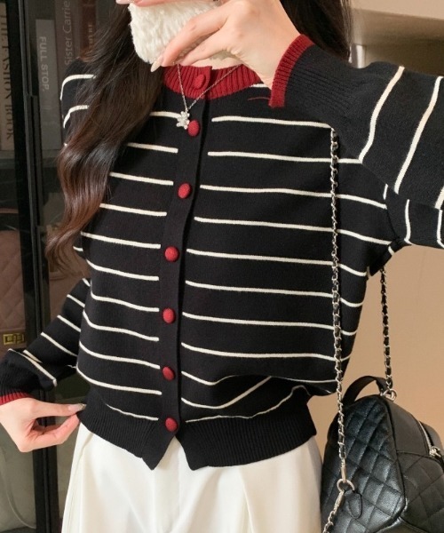 LADY LIKE(レディライク)の「配色ボタン丸首ボーダーカーディガン(カーディガン/ボレロ・レディース・ブラック/アイボリー/グレー・M)」の3枚目の写真