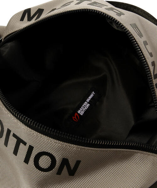 MASTER BUNNY EDITION(マスターバニーエディション)の「【MASTER BUNNY EDITION】ボディBAG(ボディバッグ/ウエストポーチ・レディース・ブラック/ベージュ・FREE)」の4枚目の写真