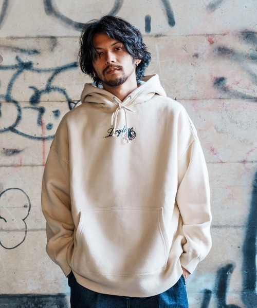 Leyline（レイライン）の「【Leyline】8ball logo parka（パーカー・メンズ・ホワイト/ベージュ・M/XL）」の2枚目の写真