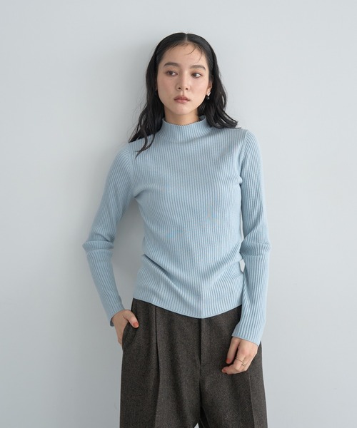 YECCA VECCA(イェッカヴェッカ)の「ラメ混ハイネックリブニット(ニット/セーター・レディース・ベージュ/ブラック/サックスブルー/グレー・FREE)」の4枚目の写真