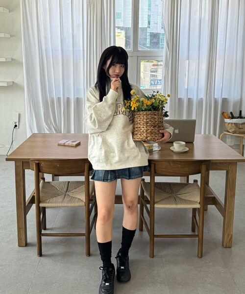 COVERNAT（カバーナット）の「アーチロゴハーフジップスウェットオートミール（スウェット・レディース・その他・X-SMALL/SMALL/MEDIUM/LARGE/X-LARGE/XX-LARGE）」の16枚目の写真