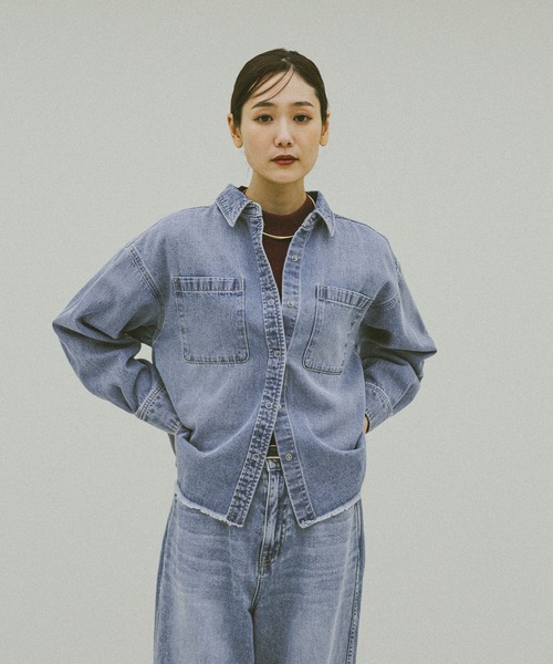 GLOBAL WORK(グローバルワーク)の「GOODデニムシャツ長袖/624968(シャツ/ブラウス・レディース・ブルー/ブルー系その他5・MEDIUM/LARGE)」の2枚目の写真